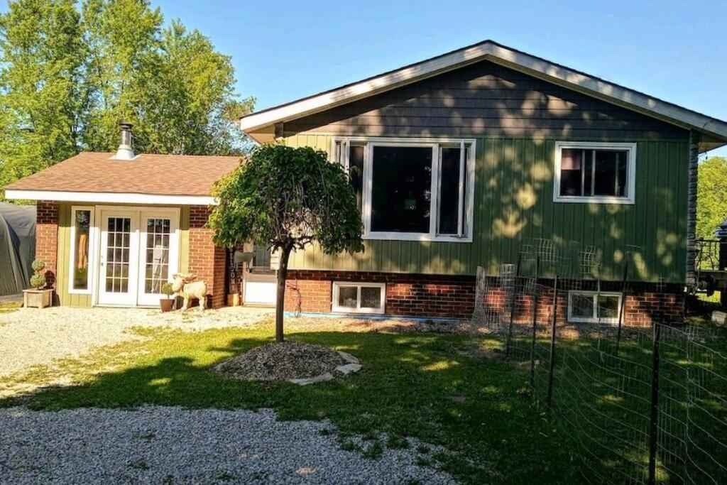 Family Friendly Cottage ☆Walking Distance To Beach Lions Head Exterior foto