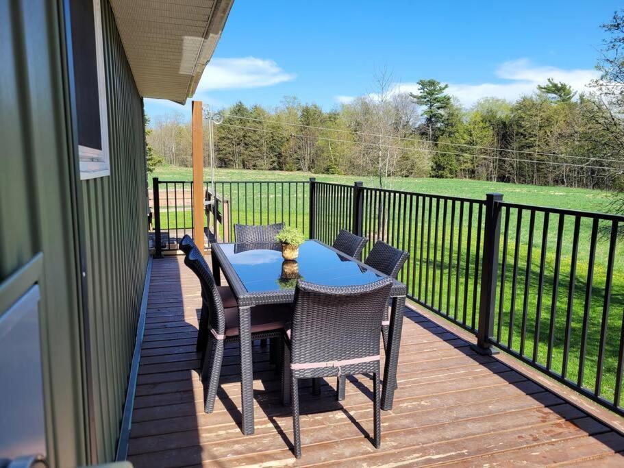 Family Friendly Cottage ☆Walking Distance To Beach Lions Head Exterior foto